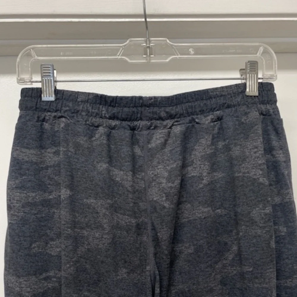Vuori Performance Joggers Camo Pants - Picture 8 of 8